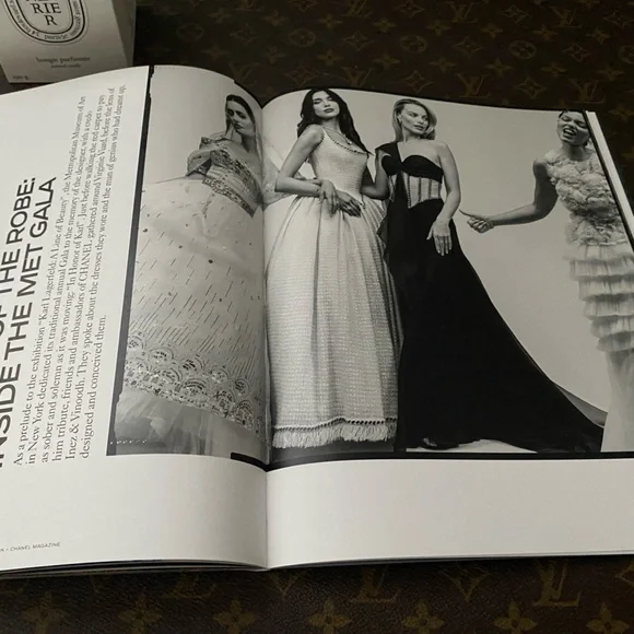 CHANEL MAGAZINE COFFEE TABLE BOOK